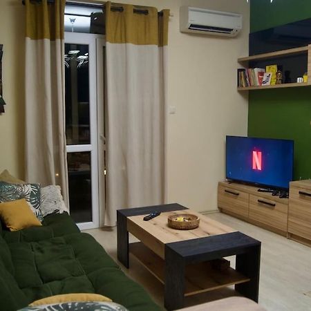 Cozy 2Br Oasis In Central Burgas Bagian luar foto